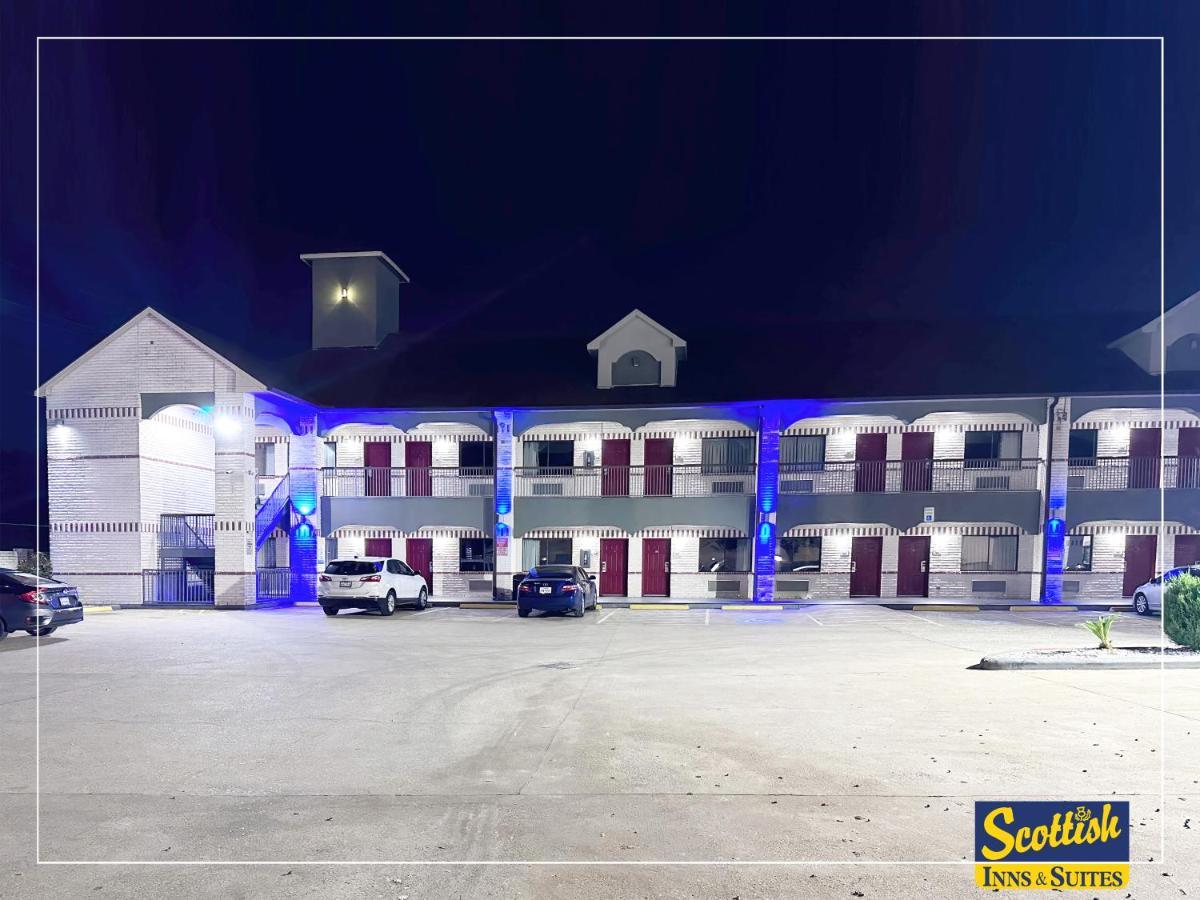 Scottish Inn & Suites Sam Houston Parkway Eksteriør bilde
