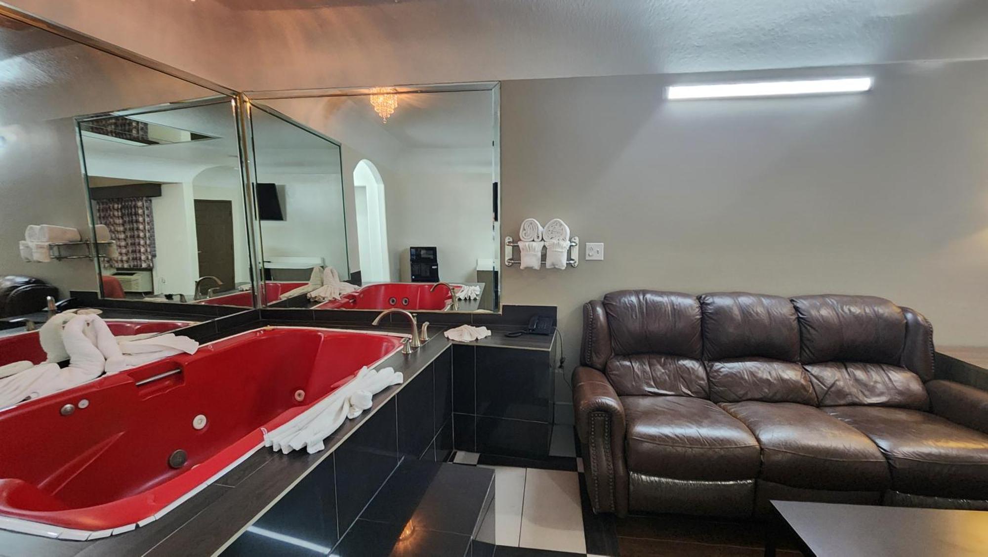 Scottish Inn & Suites Sam Houston Parkway Eksteriør bilde
