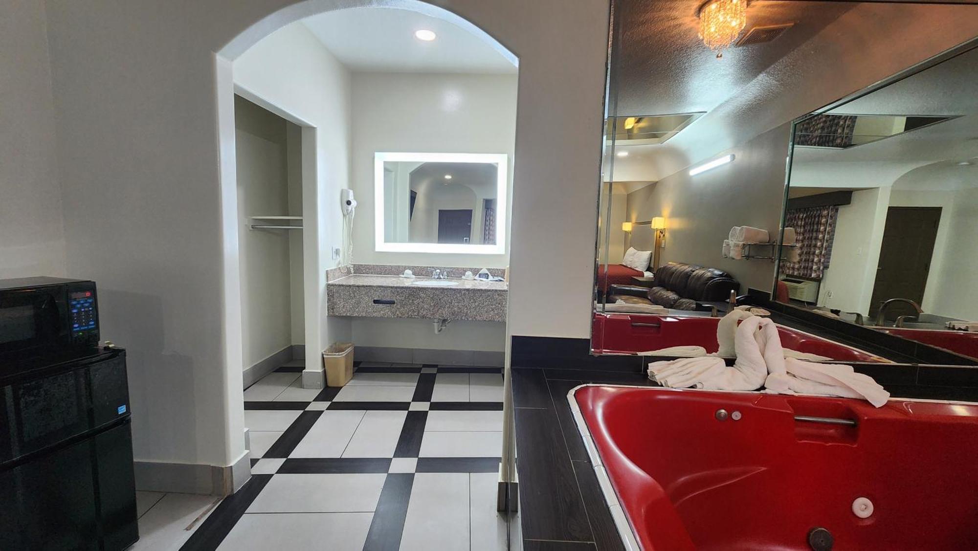 Scottish Inn & Suites Sam Houston Parkway Eksteriør bilde