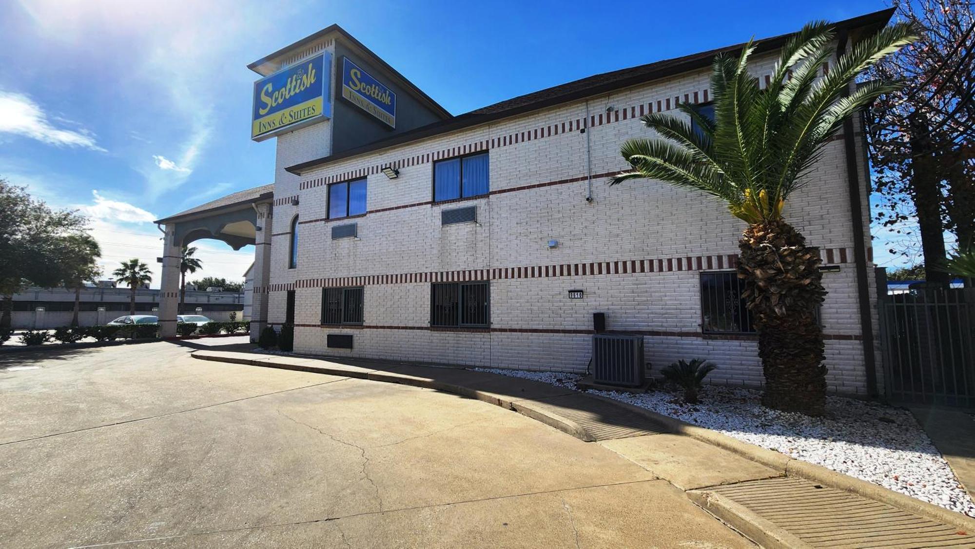 Scottish Inn & Suites Sam Houston Parkway Eksteriør bilde